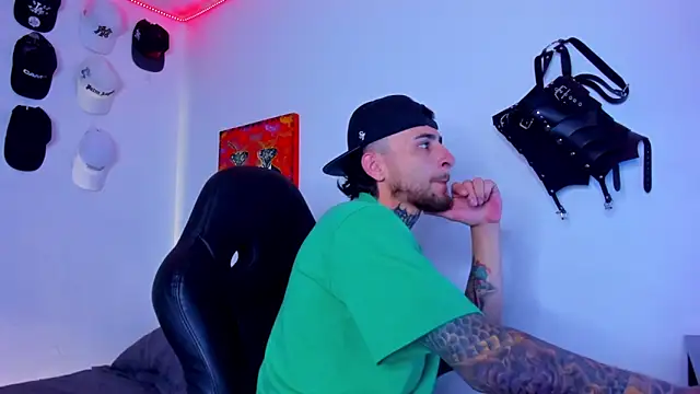 Snapshot of Drako_Lamar chatting on 03-29-26, 12:45 Drako Lamar online show from 03-29-26, 12:45