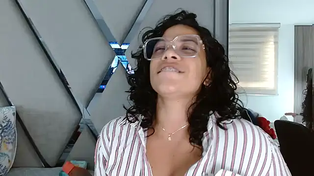 paula daniela1 online show from 01-12-26, 07:20