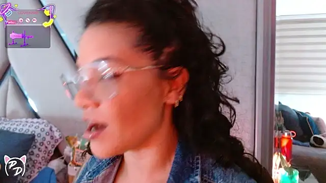 Snapshot of paula_daniela1 chatting on 05-16-26, 11:15 paula daniela1 online show from 05-16-26, 11:15