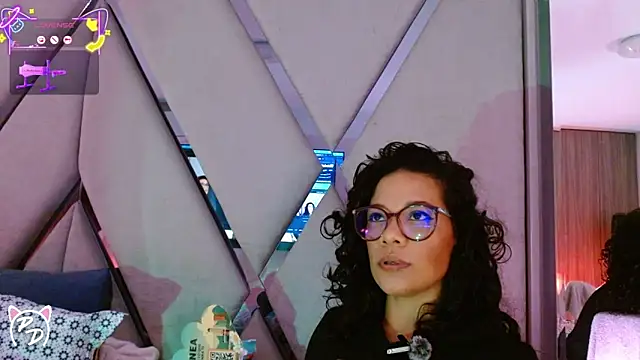 Snapshot of paula_daniela1 chatting on 06-07-26, 07:41 paula daniela1 online show from 06-07-26, 07:41