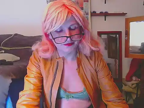 Snapshot of LorenJade chatting on 05-05-26, 07:33 LorenJade online show from 05-05-26, 07:33