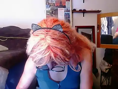 Snapshot of LorenJade chatting on 05-10-26, 10:30 LorenJade online show from 05-10-26, 10:30