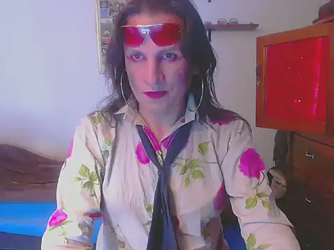 LorenJade online show from 01-13-26, 06:28