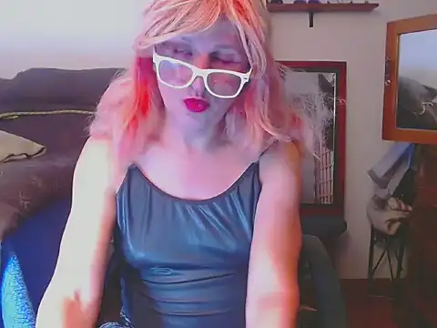 Snapshot of LorenJade chatting on 05-11-26, 07:43 LorenJade online show from 05-11-26, 07:43