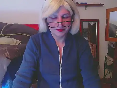 Snapshot of LorenJade chatting on 04-28-26, 08:08 LorenJade online show from 04-28-26, 08:08