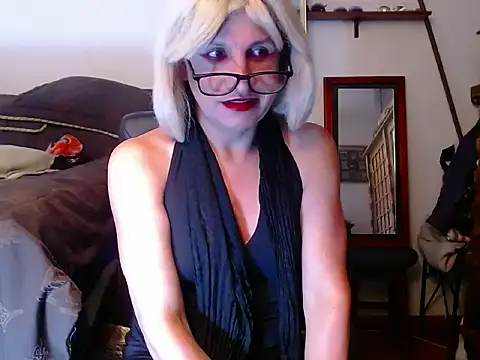 LorenJade online show from 06-17-26, 08:03