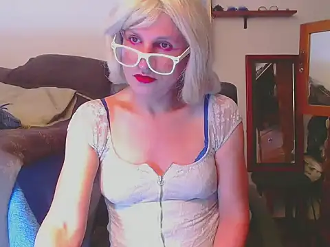 LorenJade online show from 04-18-26, 07:44