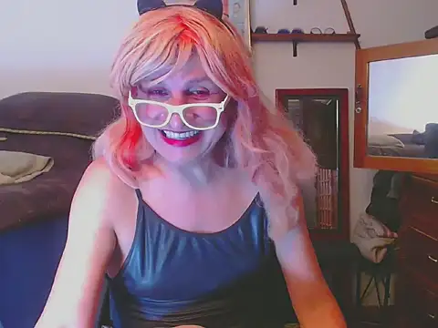 Snapshot of LorenJade chatting on 05-16-26, 07:29 LorenJade online show from 05-16-26, 07:29