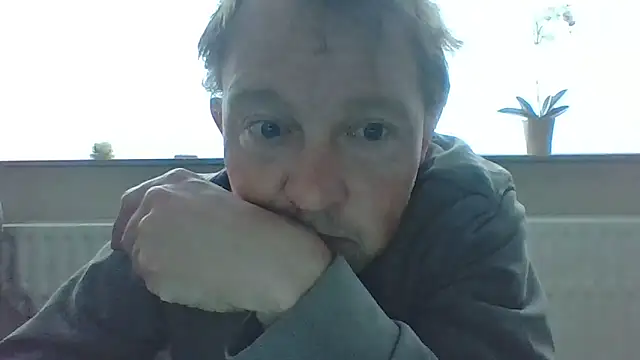Snapshot of bertolini chatting on 05-12-26, 01:06 bertolini online show from 05-12-26, 01:06