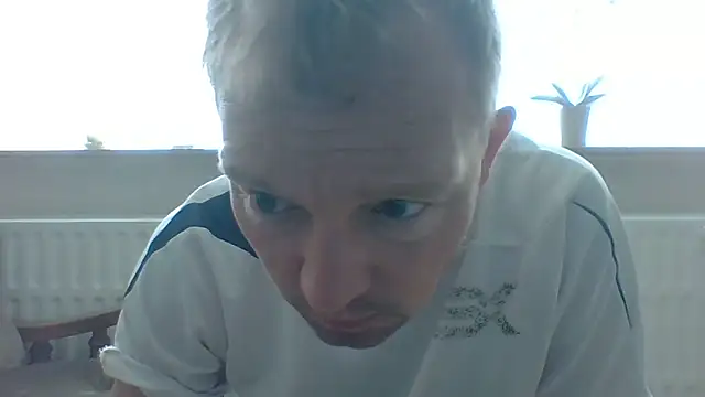 Snapshot of bertolini chatting on 05-23-26, 07:29 bertolini online show from 05-23-26, 07:29