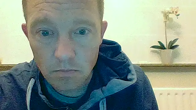 Snapshot of bertolini chatting on 05-20-26, 08:50 bertolini online show from 05-20-26, 08:50