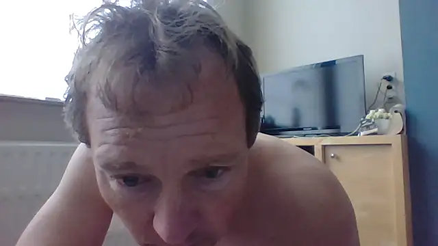 Snapshot of bertolini chatting on 04-25-26, 08:06 bertolini online show from 04-25-26, 08:06