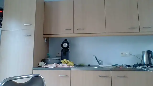 Snapshot of bertolini chatting on 05-29-26, 03:40 bertolini online show from 05-29-26, 03:40