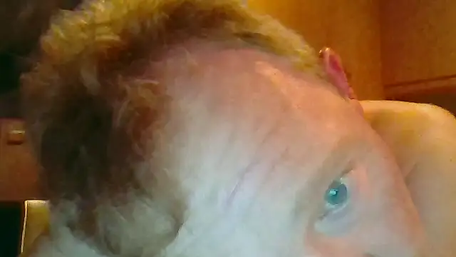 Snapshot of bertolini chatting on 05-31-26, 08:42 bertolini online show from 05-31-26, 08:42