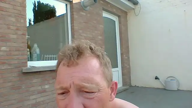 Snapshot of bertolini chatting on 05-24-26, 05:02 bertolini online show from 05-24-26, 05:02