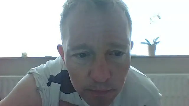 Snapshot of bertolini chatting on 05-17-26, 07:52 bertolini online show from 05-17-26, 07:52