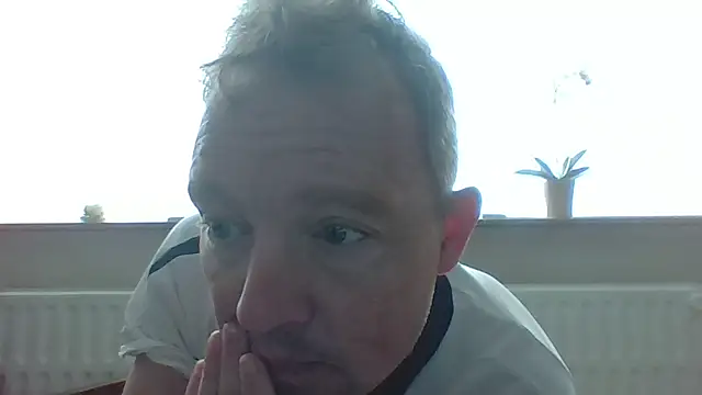 Snapshot of bertolini chatting on 05-19-26, 07:48 bertolini online show from 05-19-26, 07:48