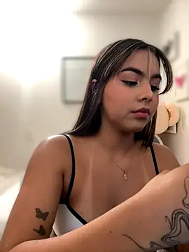 Zarah Blare online show from 09-30-25, 01:11