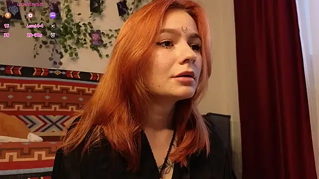 girl with snaketatto0 online show from 12-05-25, 04:44