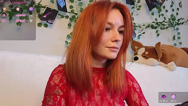 girl with snaketatto0 online show from 10-19-25, 03:31