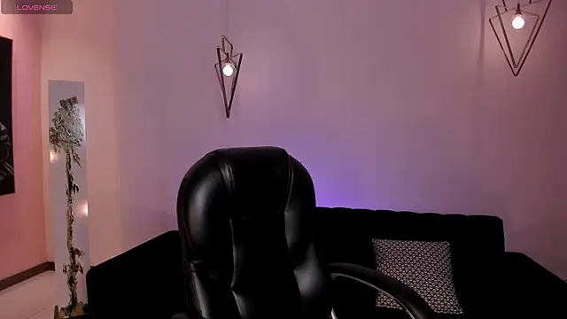 EloisaOlivero online show from 11-24-25, 07:47