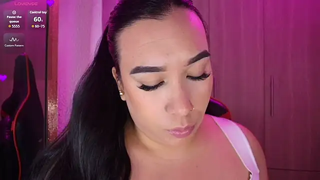 leahtemptation3 online show from 11-18-25, 02:09