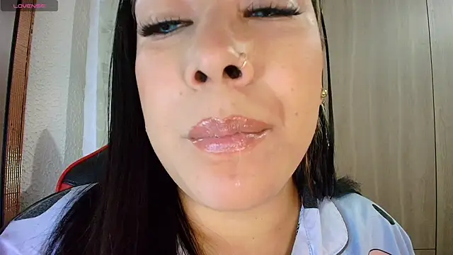 leahtemptation3 online show from 04-15-26, 05:24