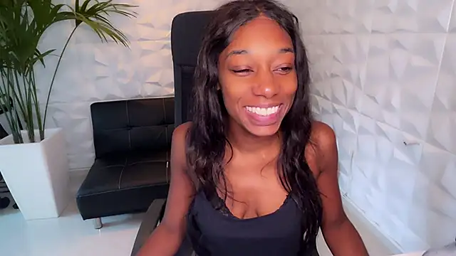 Snapshot of smileybabe chatting on 01-15-25, 09:13 smileybabe online show from 01-15-25, 09:13
