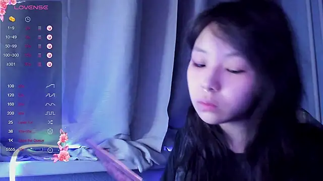 Snapshot of maydaykimmy chatting on 12-06-24, 08:12 maydaykimmy online show from 12-06-24, 08:12