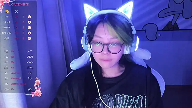 Snapshot of maydaykimmy chatting on 01-15-25, 11:51 maydaykimmy online show from 01-15-25, 11:51