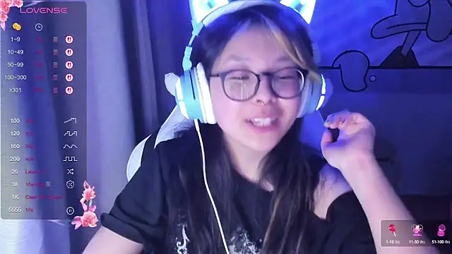 Snapshot of maydaykimmy chatting on 02-26-25, 03:03 maydaykimmy online show from 02-26-25, 03:03