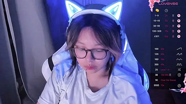 Snapshot of maydaykimmy chatting on 10-01-25, 10:35 maydaykimmy online show from 10-01-25, 10:35