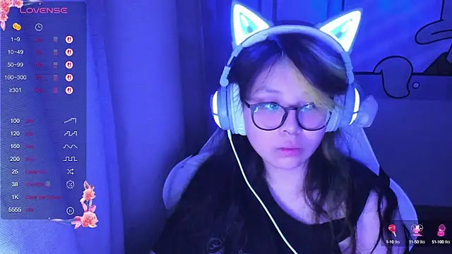 Snapshot of maydaykimmy chatting on 02-14-25, 12:30 maydaykimmy online show from 02-14-25, 12:30