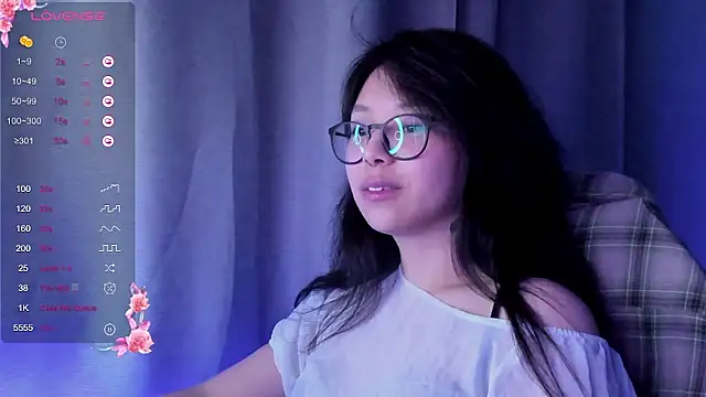 Snapshot of maydaykimmy chatting on 12-01-24, 11:31 maydaykimmy online show from 12-01-24, 11:31