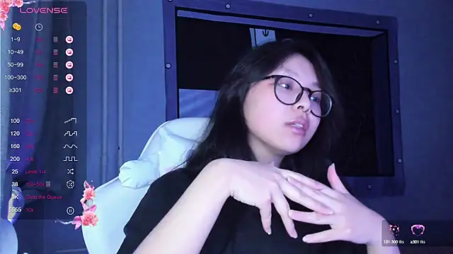 Snapshot of maydaykimmy chatting on 12-30-24, 08:25 maydaykimmy online show from 12-30-24, 08:25