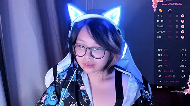 Snapshot of maydaykimmy chatting on 10-18-25, 09:17 maydaykimmy online show from 10-18-25, 09:17