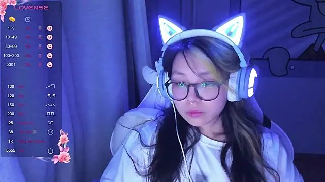 Snapshot of maydaykimmy chatting on 02-08-25, 10:08 maydaykimmy online show from 02-08-25, 10:08