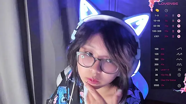 Snapshot of maydaykimmy chatting on 09-22-25, 09:21 maydaykimmy online show from 09-22-25, 09:21