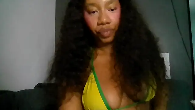 Snapshot of goddessdaisysky chatting on 06-12-26, 03:04 goddessdaisysky online show from 06-12-26, 03:04