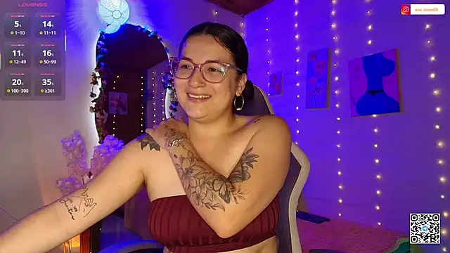 Snapshot of eva_rosse69 chatting on 05-19-26, 12:12 eva rosse69 online show from 05-19-26, 12:12