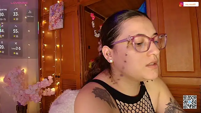 Snapshot of eva_rosse69 chatting on 07-25-26, 11:05 eva rosse69 online show from 07-25-26, 11:05