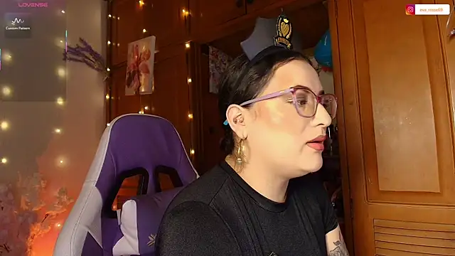 Snapshot of eva_rosse69 chatting on 04-26-26, 12:13 eva rosse69 online show from 04-26-26, 12:13