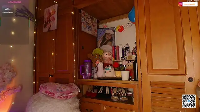 Snapshot of eva_rosse69 chatting on 05-20-26, 12:13 eva rosse69 online show from 05-20-26, 12:13