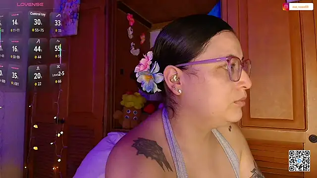 Snapshot of eva_rosse69 chatting on 07-27-26, 12:12 eva rosse69 online show from 07-27-26, 12:12