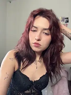 Evangeline Lawrence  online show from 04-17-26, 11:02