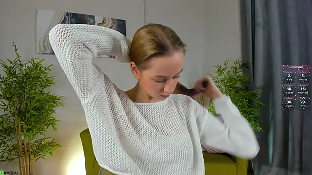 Sweett Monica online show from 11-25-25, 01:06