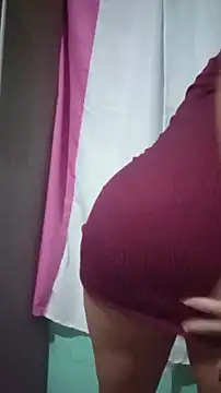 Snapshot of JhennySweet chatting on 02-14-25, 07:12 JhennySweet online show from 02-14-25, 07:12
