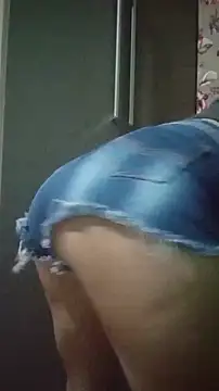 Snapshot of JhennySweet chatting on 03-16-25, 06:01 JhennySweet online show from 03-16-25, 06:01