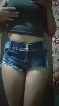 Snapshot of JhennySweet chatting on 02-13-25, 10:33 JhennySweet online show from 02-13-25, 10:33