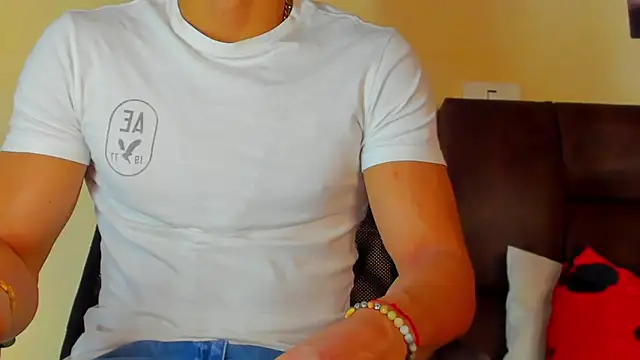 Snapshot of MikeRoss7777 chatting on 07-02-26, 11:05 MikeRoss7777 online show from 07-02-26, 11:05